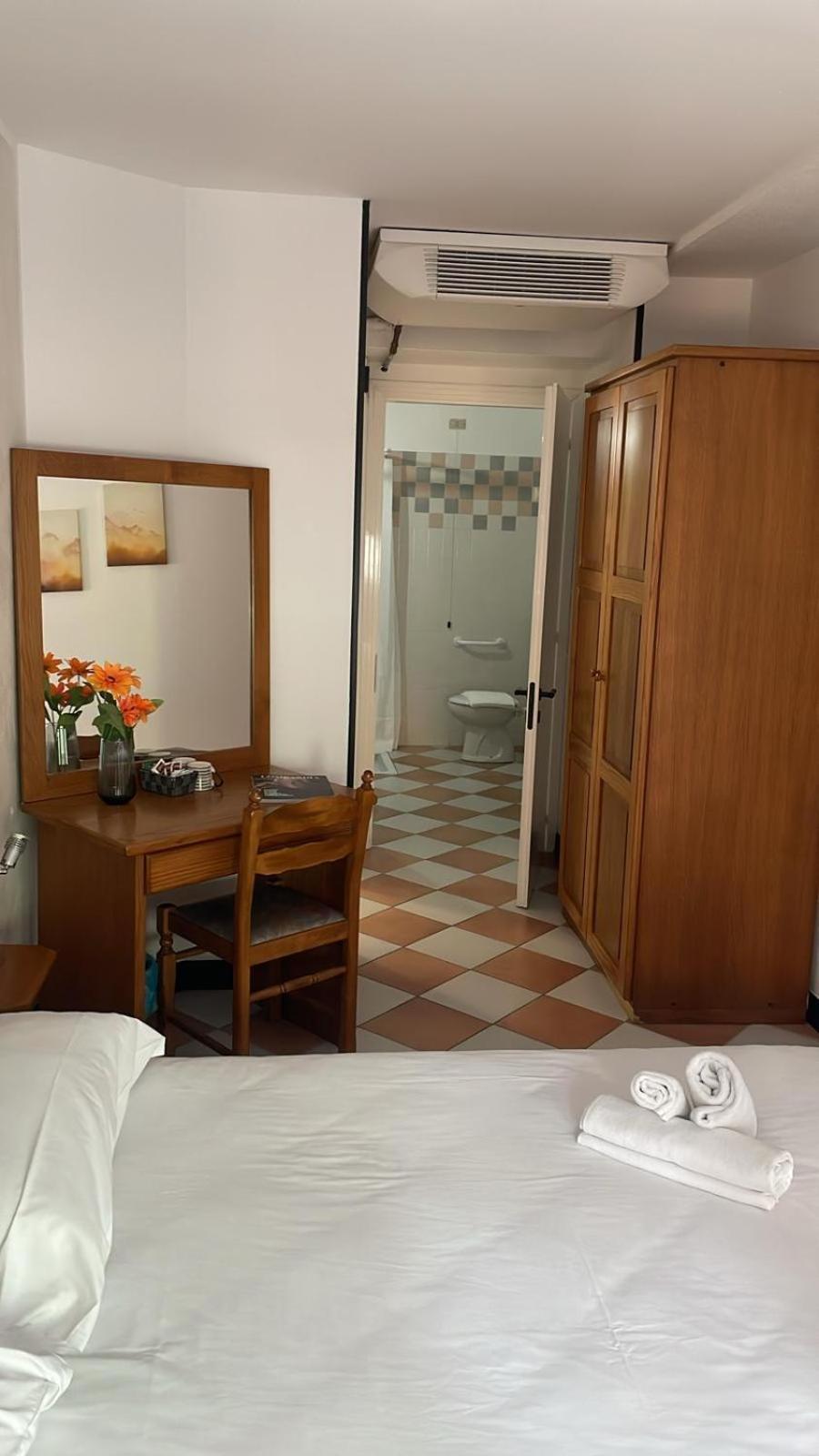 Hotel Montecodeno Варенна Экстерьер фото